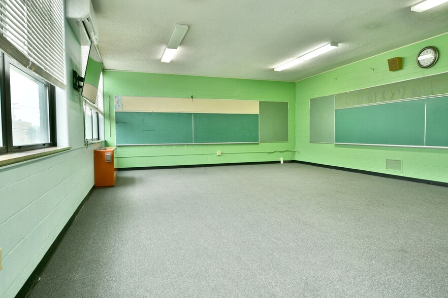More Photos Of 175 B Laird Ave, Warren Schools For Sale
