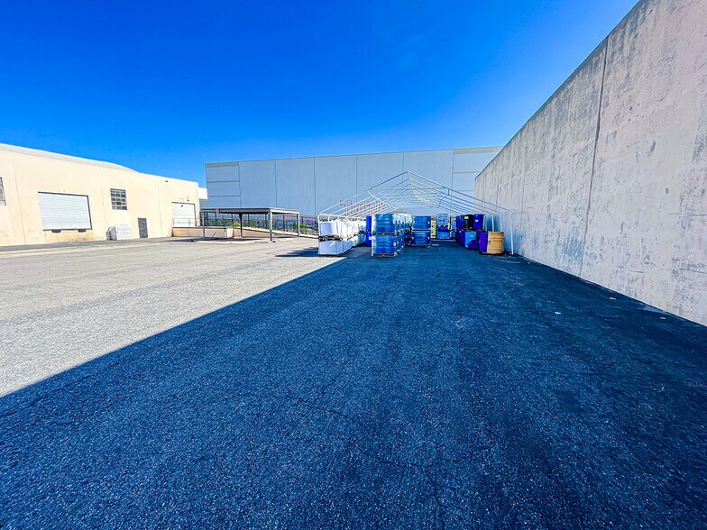 More Photos Of 3000 E 46th St, Vernon Warehouse For Sale