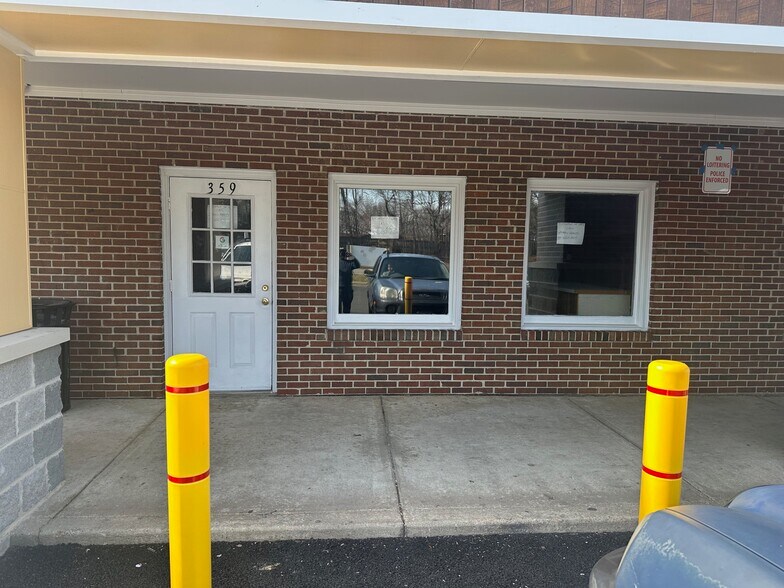 More Photos Of 335-371 Smallwood Dr, Waldorf General Retail For Sale