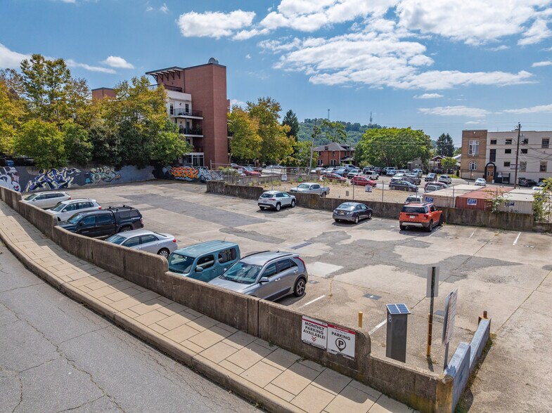 More Photos Of 46 Aston St, Asheville Light Manufacturing For Lease