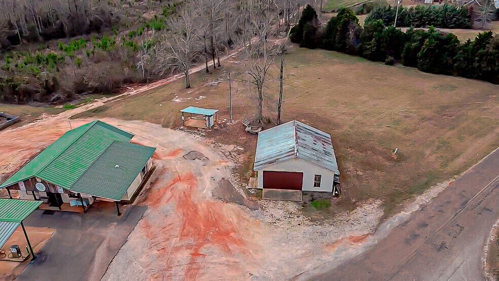 More Photos Of 2777 Hwy 83, Evergreen Service Station For Sale