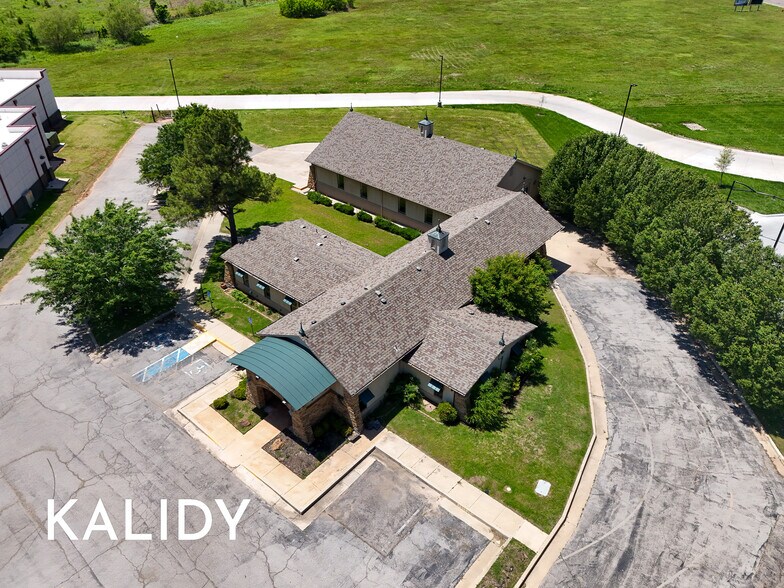 More Photos Of 14909 N Kelly Ave, Edmond Loft Creative Space For Sale