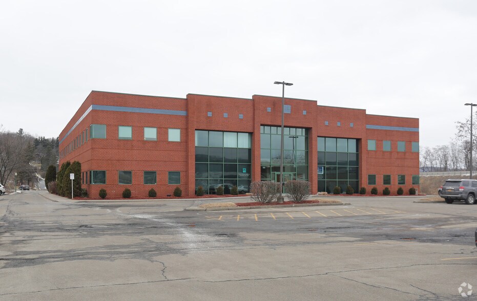 More Photos Of 4104 Vestal Parkway East, Vestal Township Office For Lease