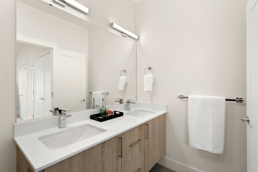 More Photos Of 117 Wells Ave S, Renton Apartments For Sale