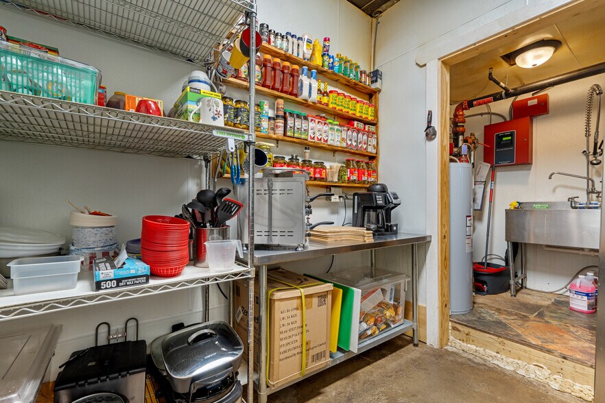 More Photos Of 816 Albert Pike Rd, Hot Springs Bar For Sale