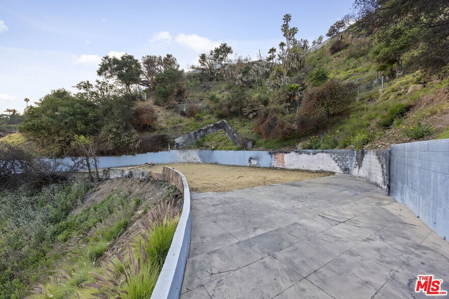 More Photos Of 16613 Pequeno Pl, Pacific Palisades Land For Sale