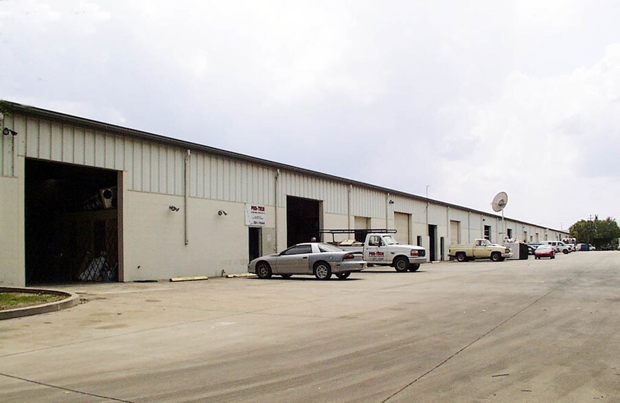 More Photos Of 2425-2573 Silver Star Rd, Orlando Warehouse For Sale