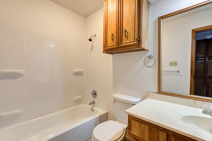 More Photos Of 7405 Waco Ave, Lubbock Apartments For Sale