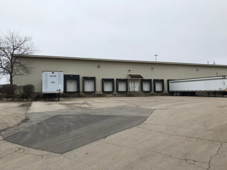 More Photos Of 560 Old Skokie Rd, Park City Warehouse For Lease