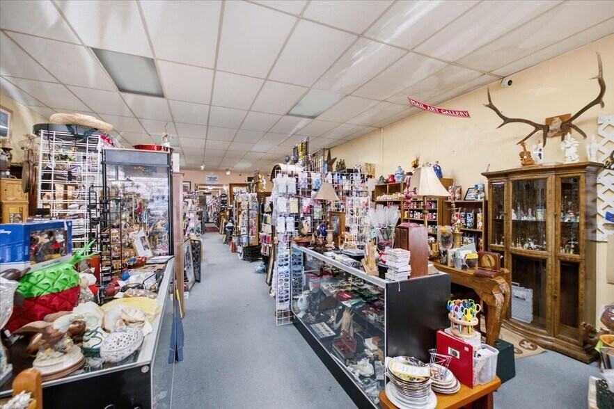 More Photos Of 764 S Main St, Lebanon Storefront For Sale