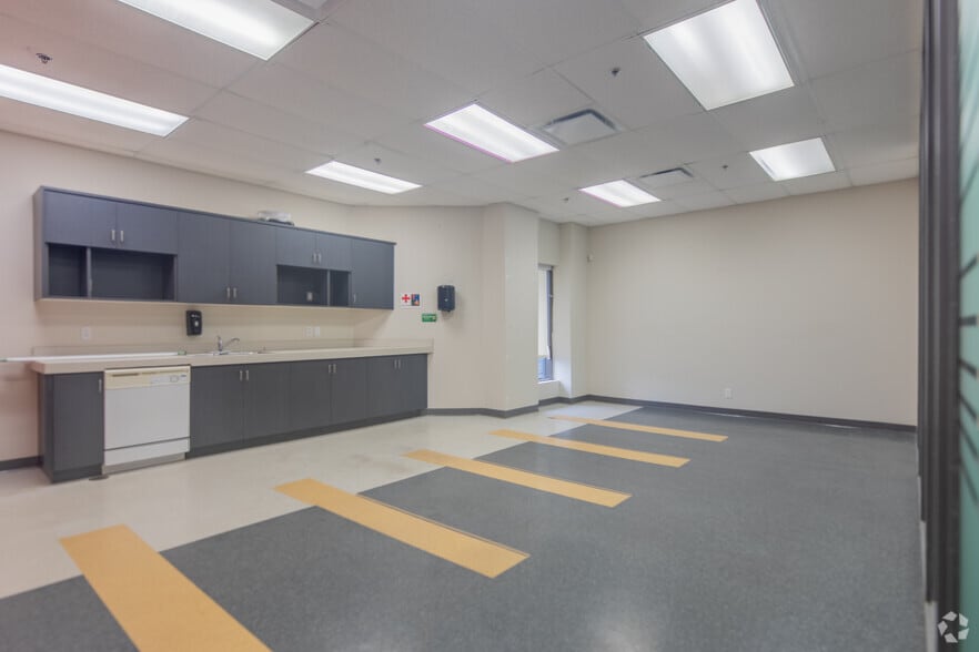 More Photos Of 50-70 Novopharm Ct, Toronto Warehouse For Sale