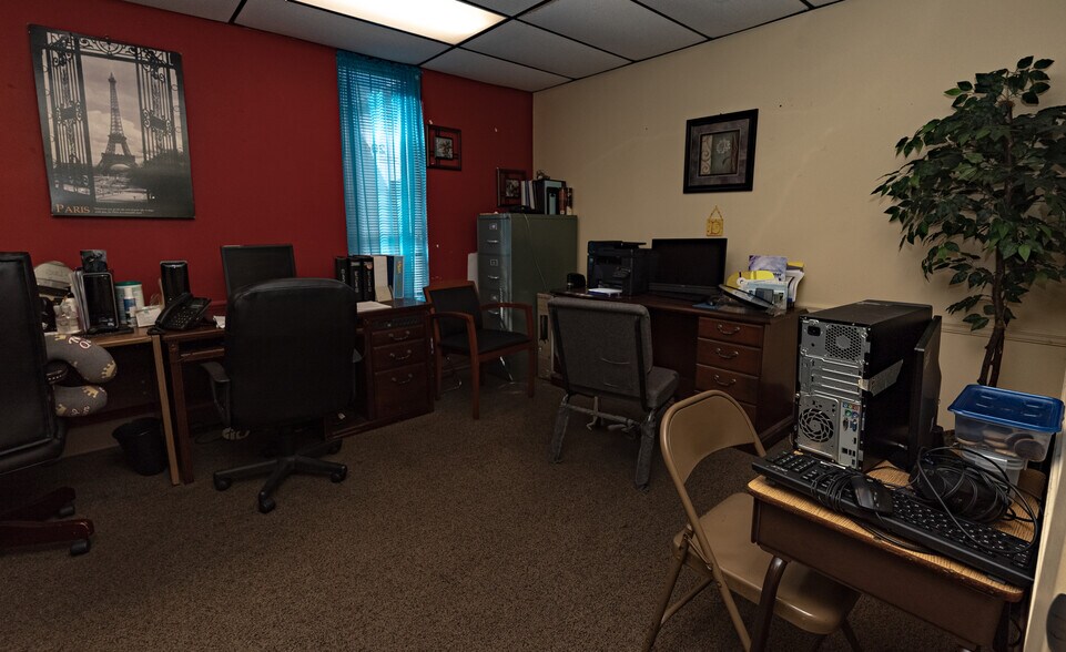 More Photos Of 8190 Pensacola Blvd, Pensacola Specialty For Sale