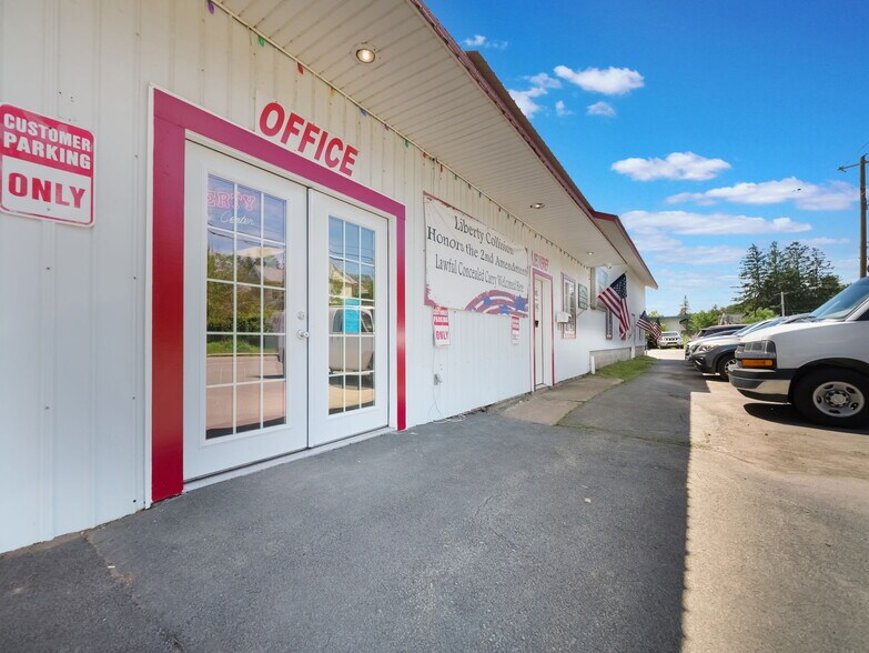 More Photos Of 301 N Main St, Liberty Auto Salvage Facility For Sale