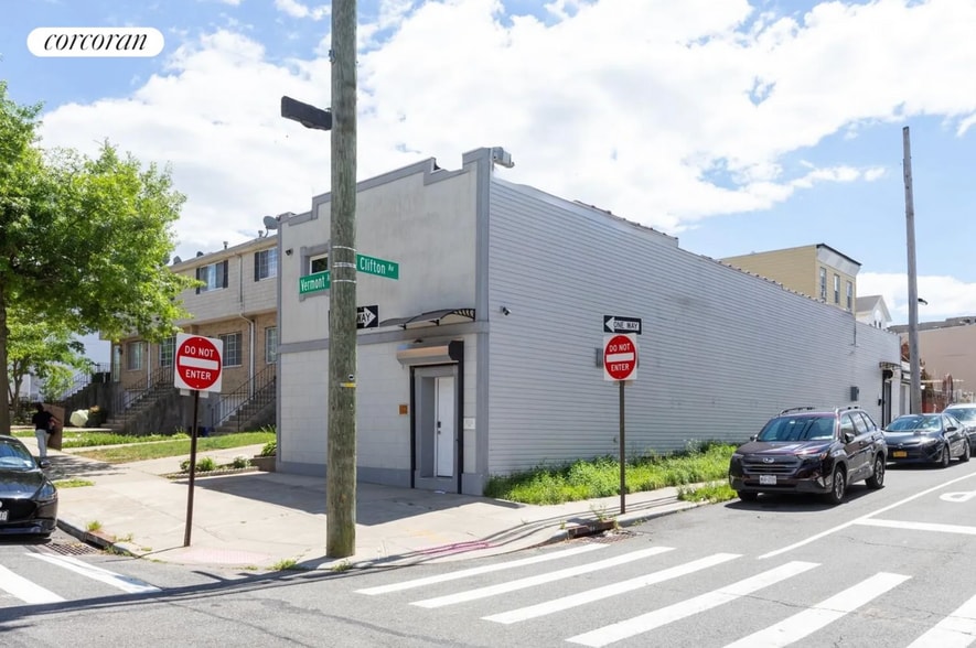 Primary Photo Of 182 Vermont Ave, Staten Island Light Distribution For Sale