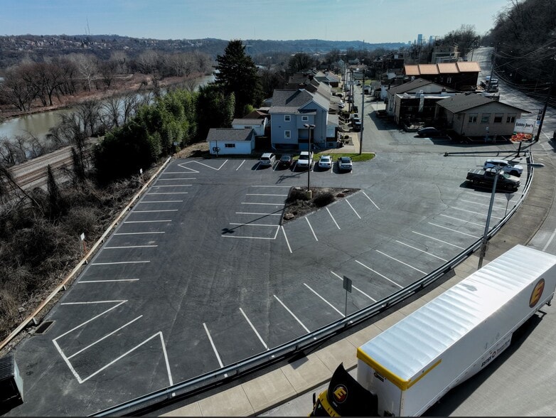 More Photos Of 1562 Island Ave, McKees Rocks Restaurant For Sale