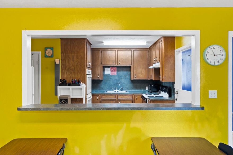 More Photos Of 989 Old Mcdade Rd, Elgin Daycare Center For Sale