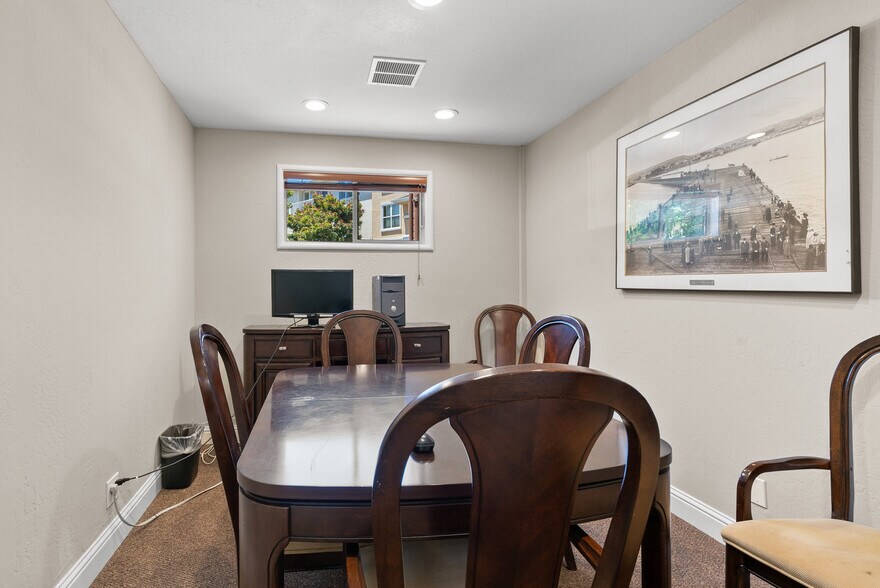 More Photos Of 129 Water St, Santa Cruz Office For Lease