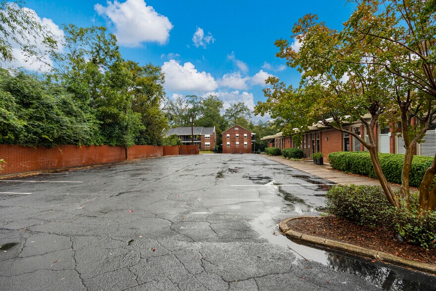 More Photos Of 1661 13th St, Columbus Office Residential For Lease