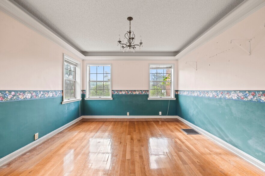 More Photos Of 164 NE Laguna Dr, Lake City Office For Sale