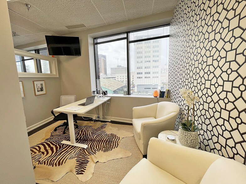 More Photos Of 1 St Louis St, Mobile Office For Lease