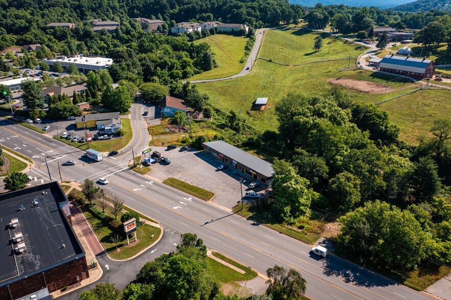 More Photos Of 325 New Leicester Hwy, Asheville Freestanding For Lease