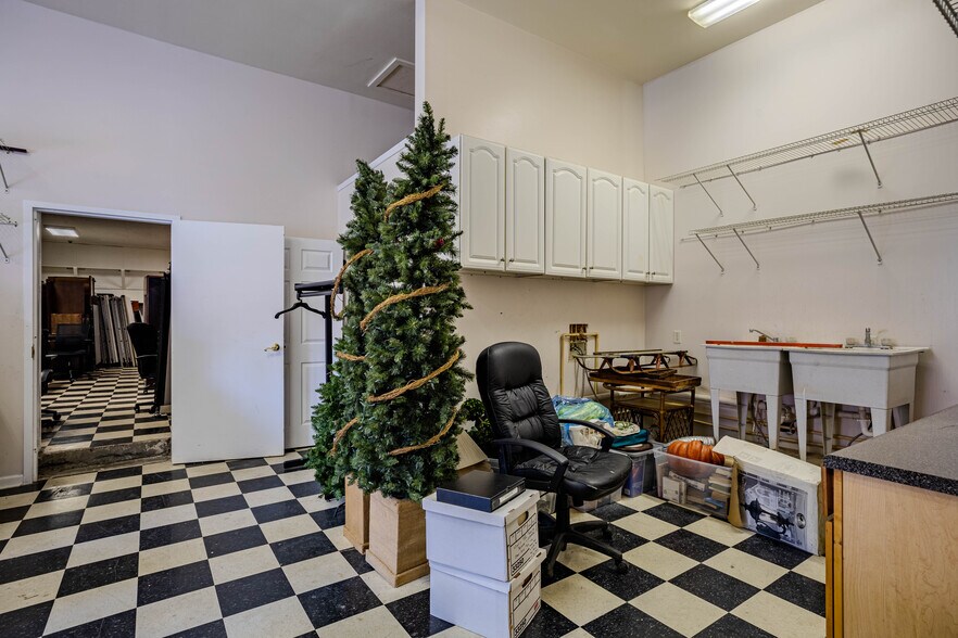 More Photos Of 3723 Martha Berry Hwy NW, Rome Service For Sale