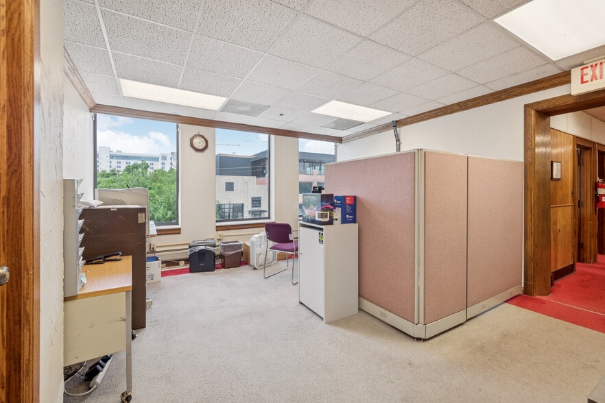 More Photos Of 120 E Main St, Oklahoma City Freestanding For Sale