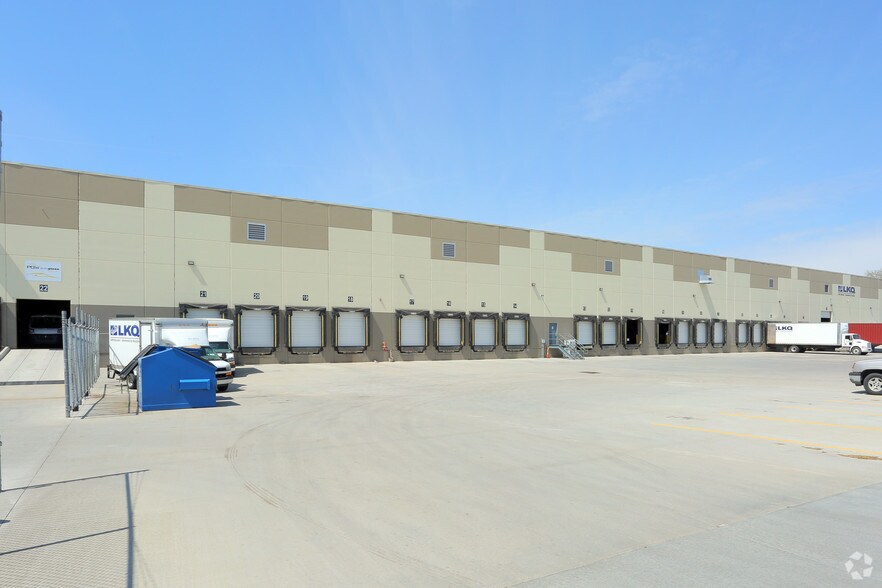 More Photos Of 874 N 165th East Ave, Tulsa Distribution For Lease