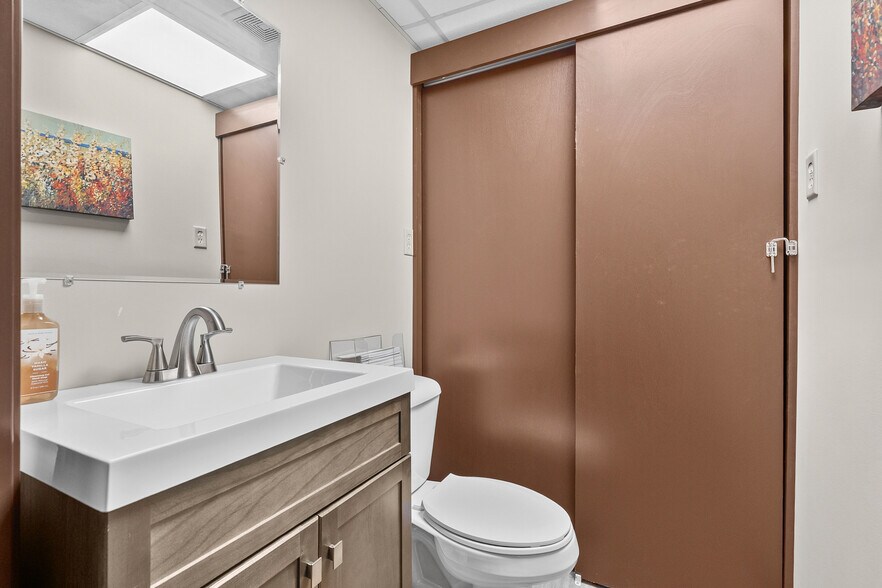More Photos Of 1516 Trimble Ave, Kalamazoo Office For Sale