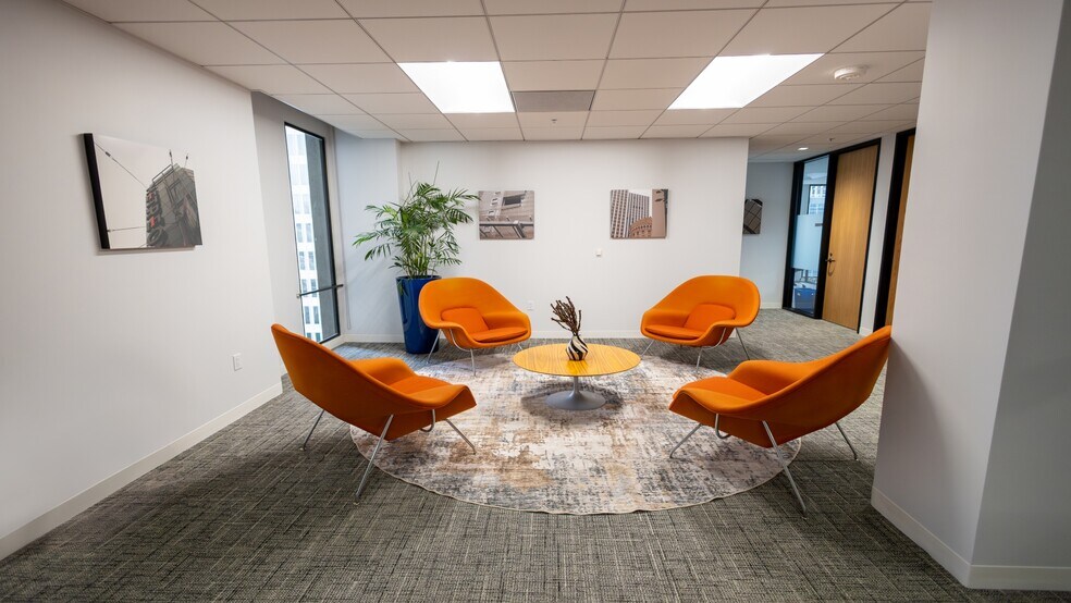 More Photos Of One Embarcadero Ctr, San Francisco Coworking Space