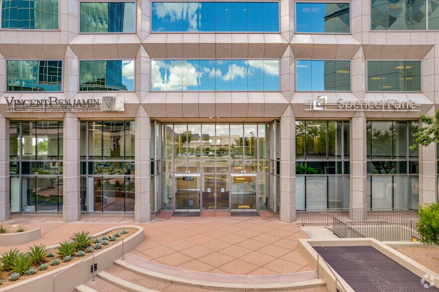 More Photos Of 2415 E Camelback Rd, Phoenix Coworking Space