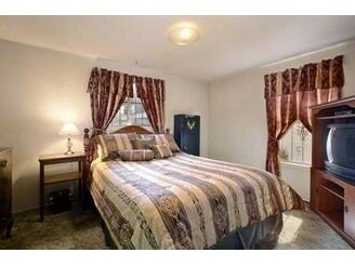 More Photos Of 2335 E Cesar Chavez St, Austin Freestanding For Lease