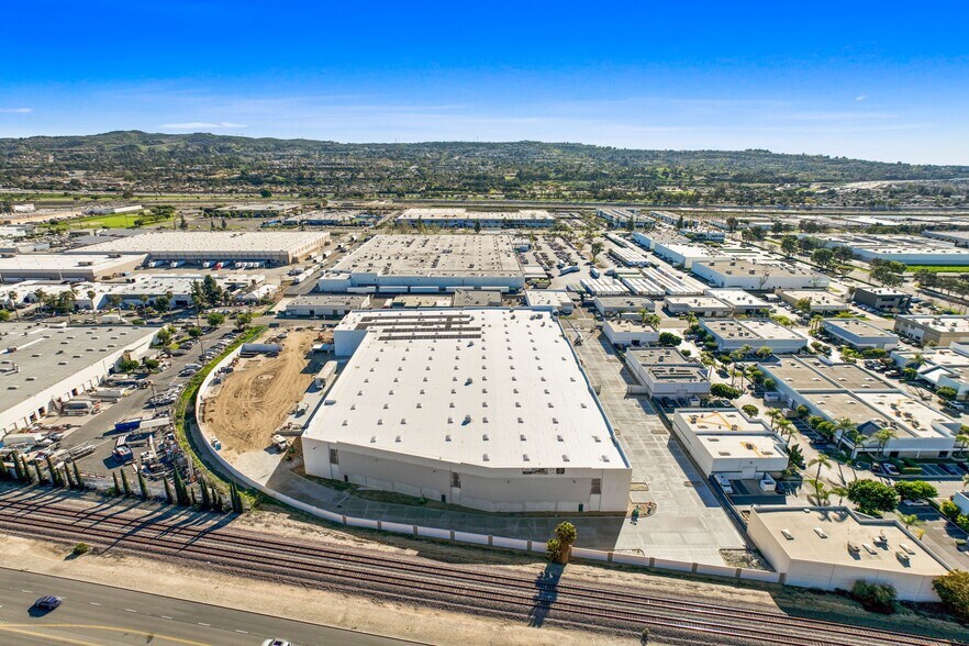 More Photos Of 5235 E Hunter Ave, Anaheim Distribution For Lease