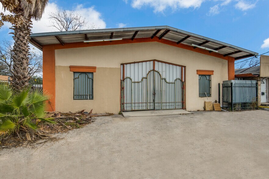 More Photos Of 1334 S General Mcmullen Dr, San Antonio Industrial For Sale