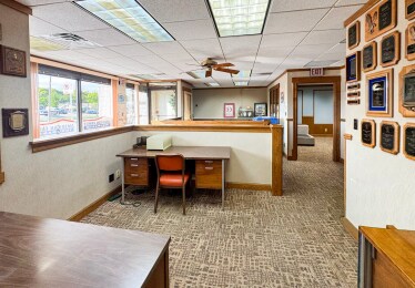 More Photos Of 328 N 76th St, Milwaukee Office For Sale