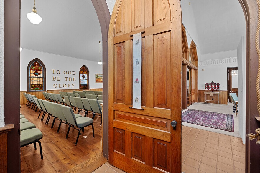 More Photos Of 30 Quarterline St, Newaygo Specialty For Sale