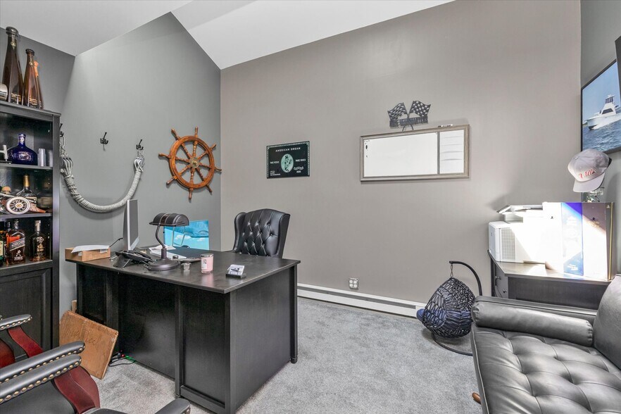 More Photos Of 314 Woodcleft Ave, Freeport Freestanding For Sale