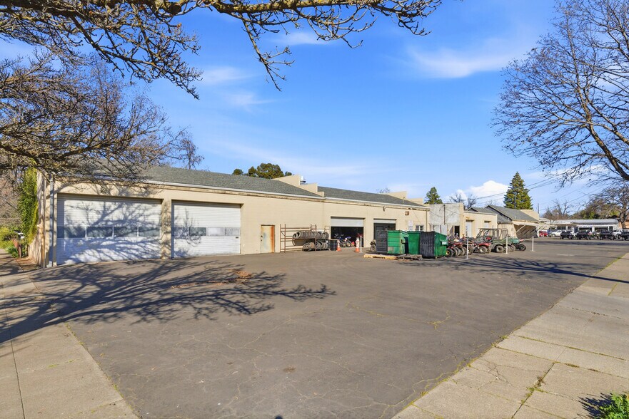 More Photos Of 1538 Park Ave, Chico General Retail For Sale