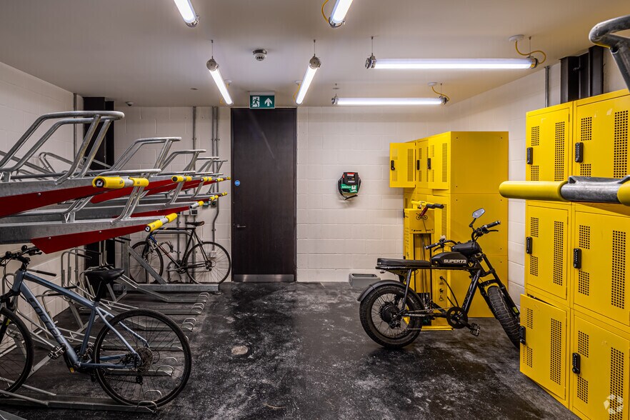 More Photos Of 75 Grosvenor St, London Coworking Space