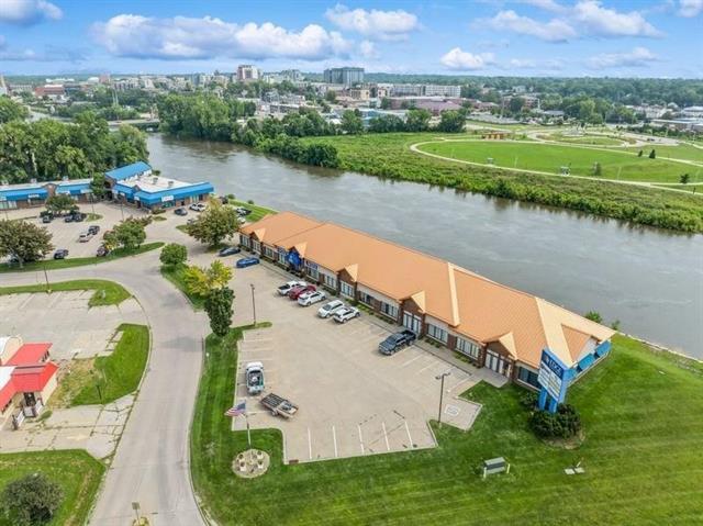 More Photos Of 24 Sturgis Corner Dr, Iowa City Storefront Retail Office For Sale