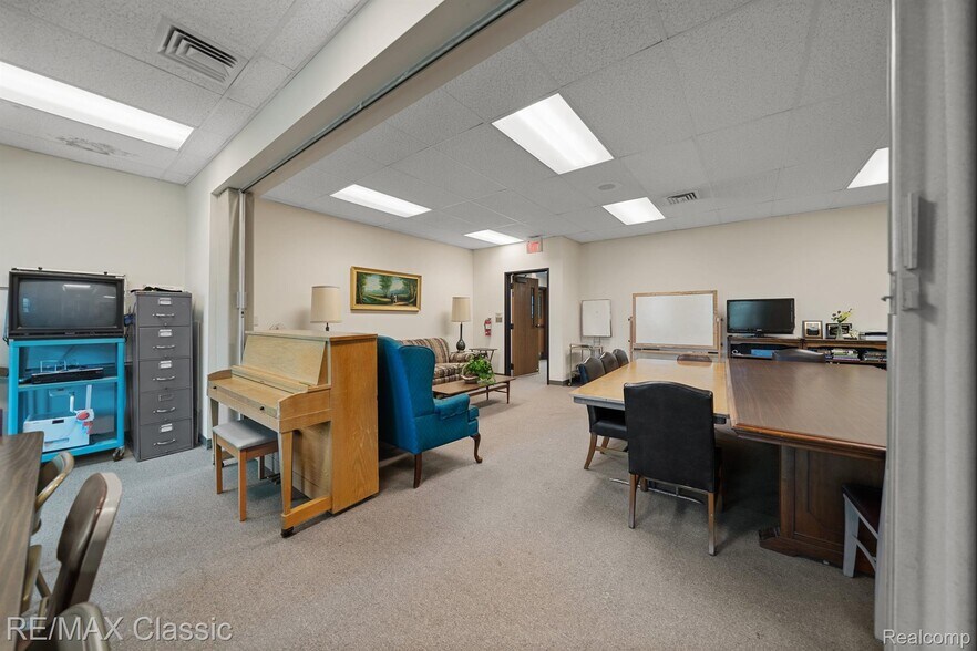 More Photos Of 26701 Joy Rd, Dearborn Heights Religious Facility For Sale