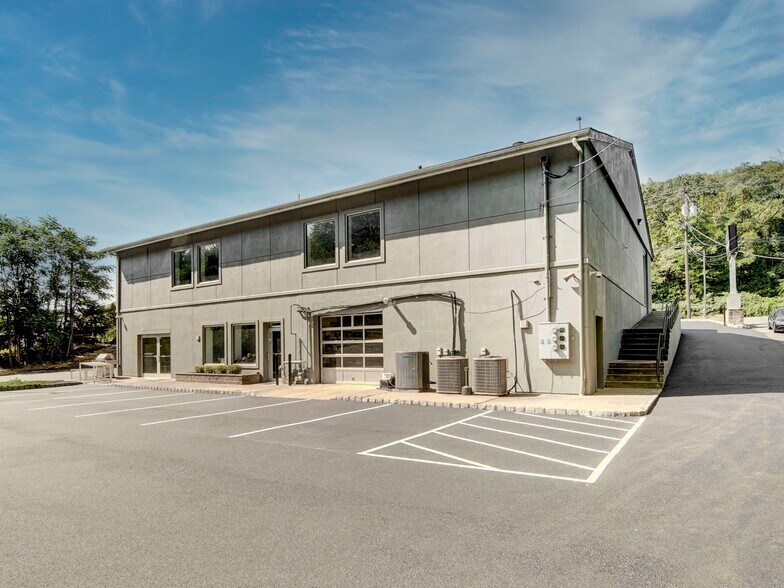 More Photos Of 1393-1395 Us Highway 46, Ledgewood Freestanding For Lease