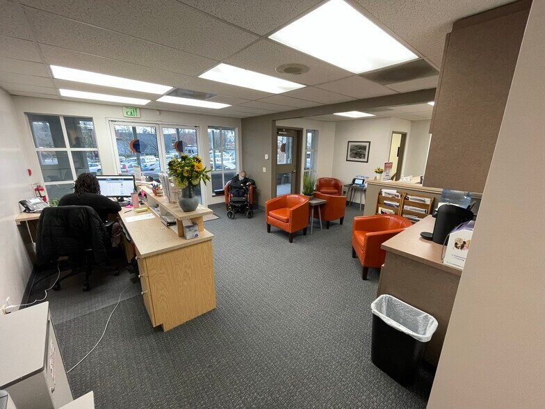 More Photos Of 10564 5th Ave NE, Seattle Medical For Lease