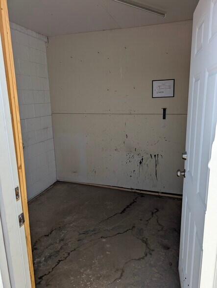 More Photos Of 11101 Dyer St, El Paso Freestanding For Lease