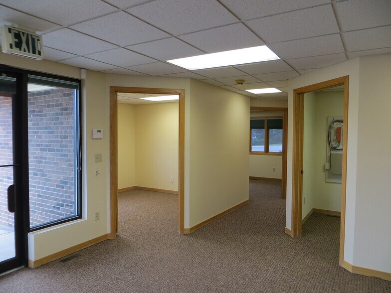 More Photos Of 1413-1435 W 29th St, Loveland Office For Sale