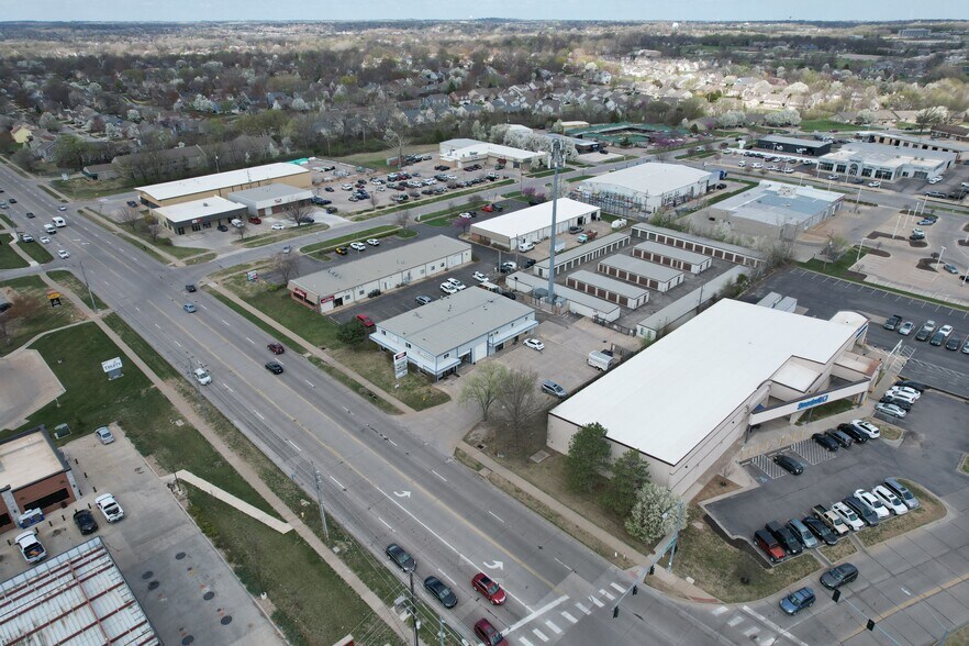 More Photos Of 2300 W 31st St, Lawrence Self Storage For Sale