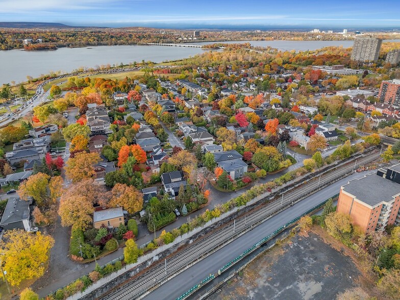 More Photos Of 399 Winston Av, Ottawa Apartments For Lease