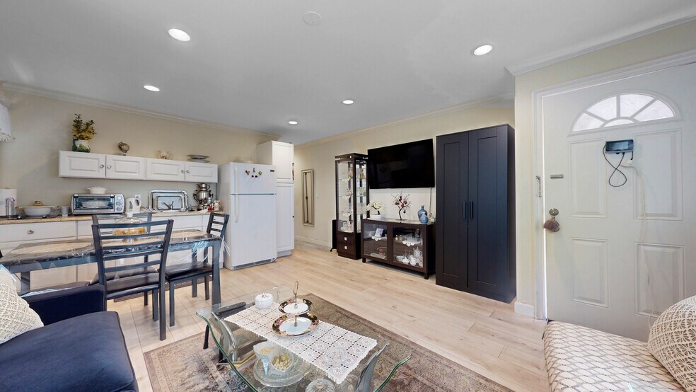 More Photos Of 1344 E Broadway, Glendale Apartments For Sale