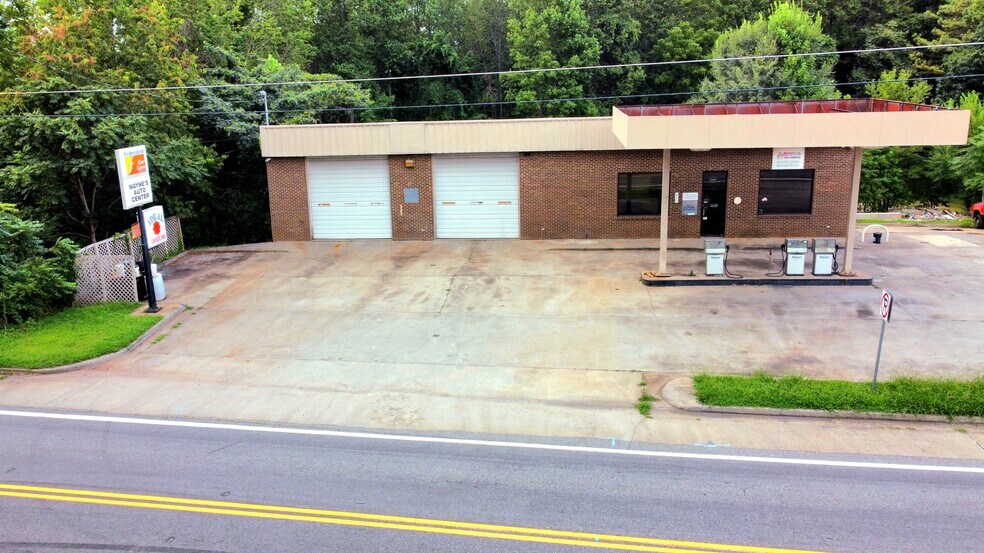 More Photos Of 1925 Old Chatham Rd, Martinsville Auto Repair For Sale