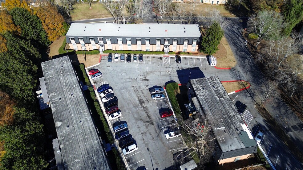 More Photos Of 375 Winding River Dr, Atlanta Multifamily For Sale